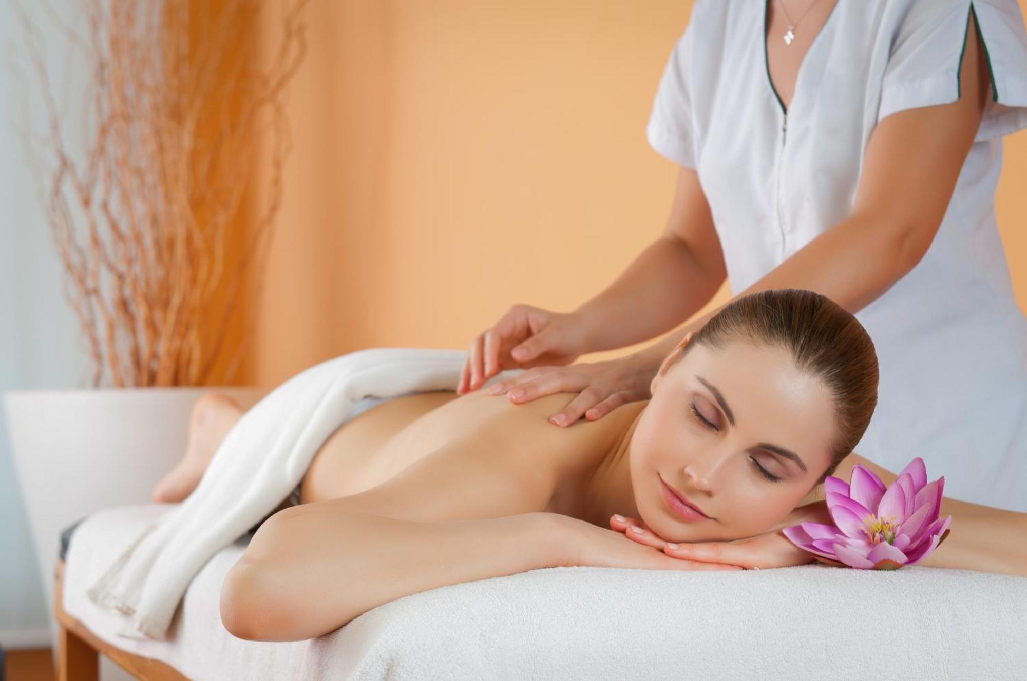 Outrigger Surin Beach Resort - Sha Extra Plus Kültér fotó Massage