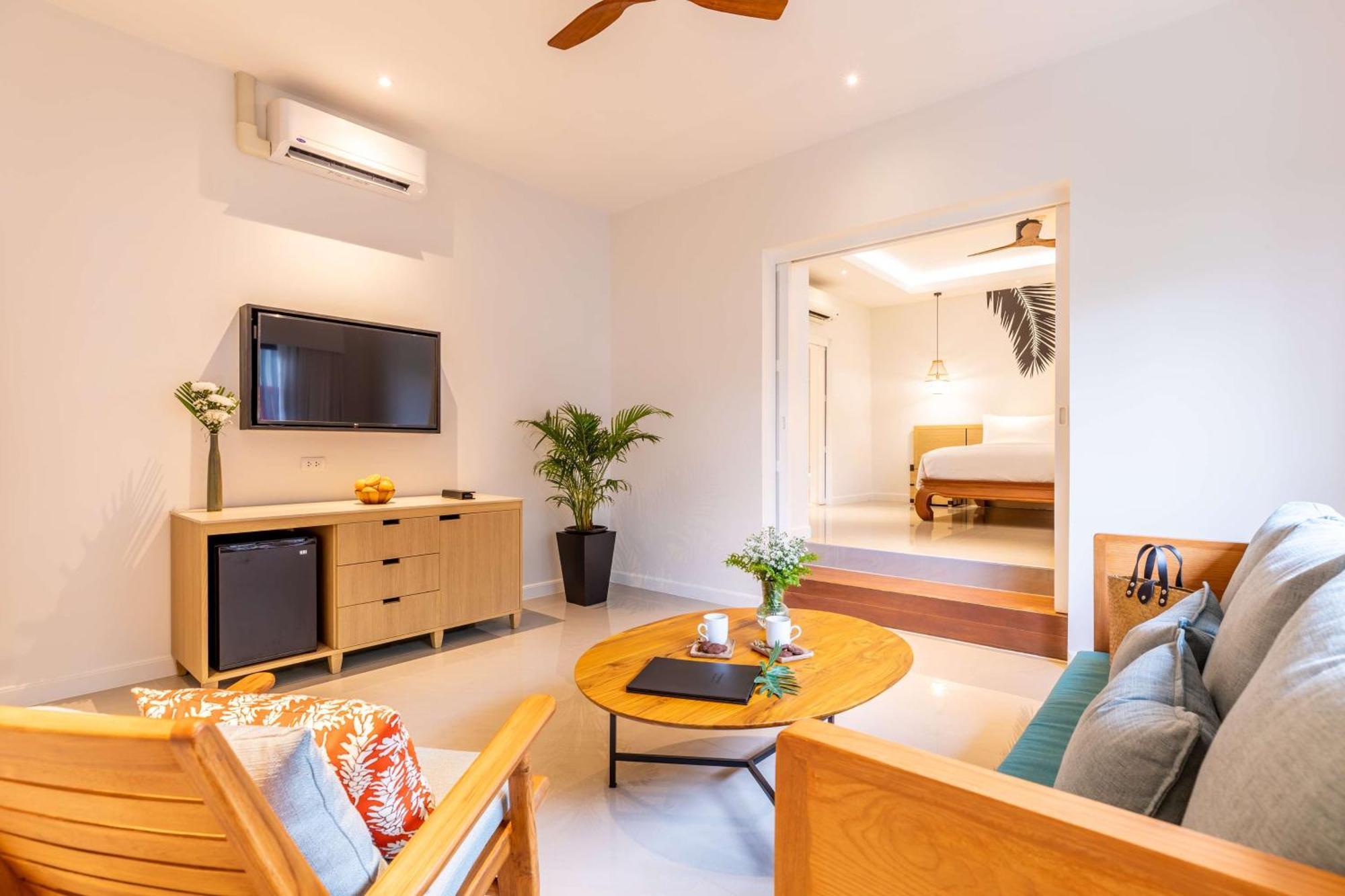 Outrigger Surin Beach Resort - Sha Extra Plus Kültér fotó