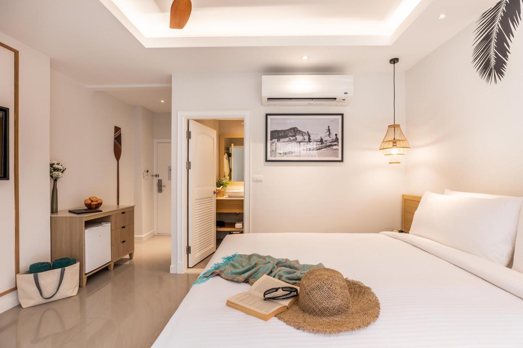 Outrigger Surin Beach Resort - Sha Extra Plus Szoba fotó Deluxe Room