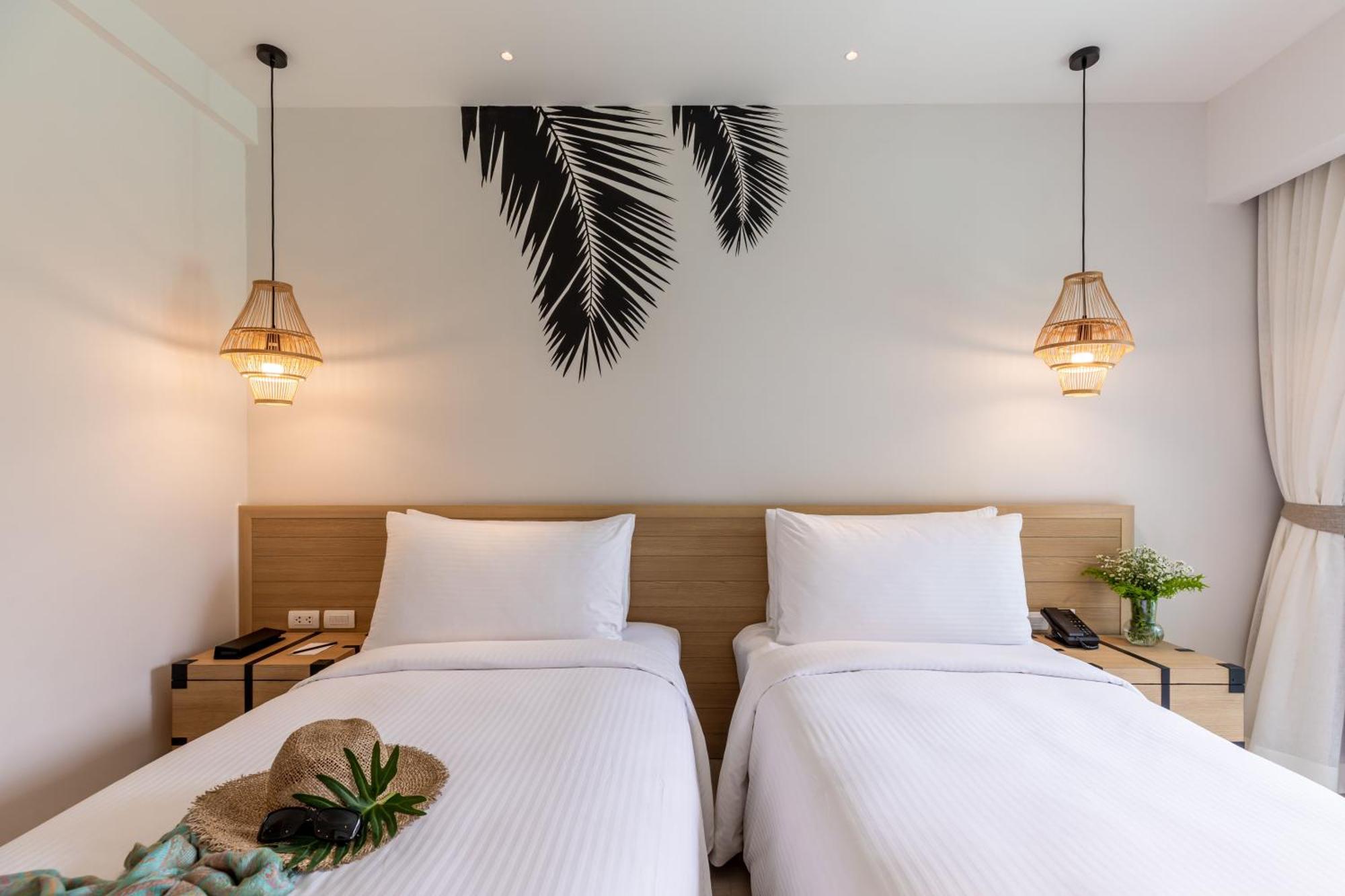 Outrigger Surin Beach Resort - Sha Extra Plus Szoba fotó Deluxe Room